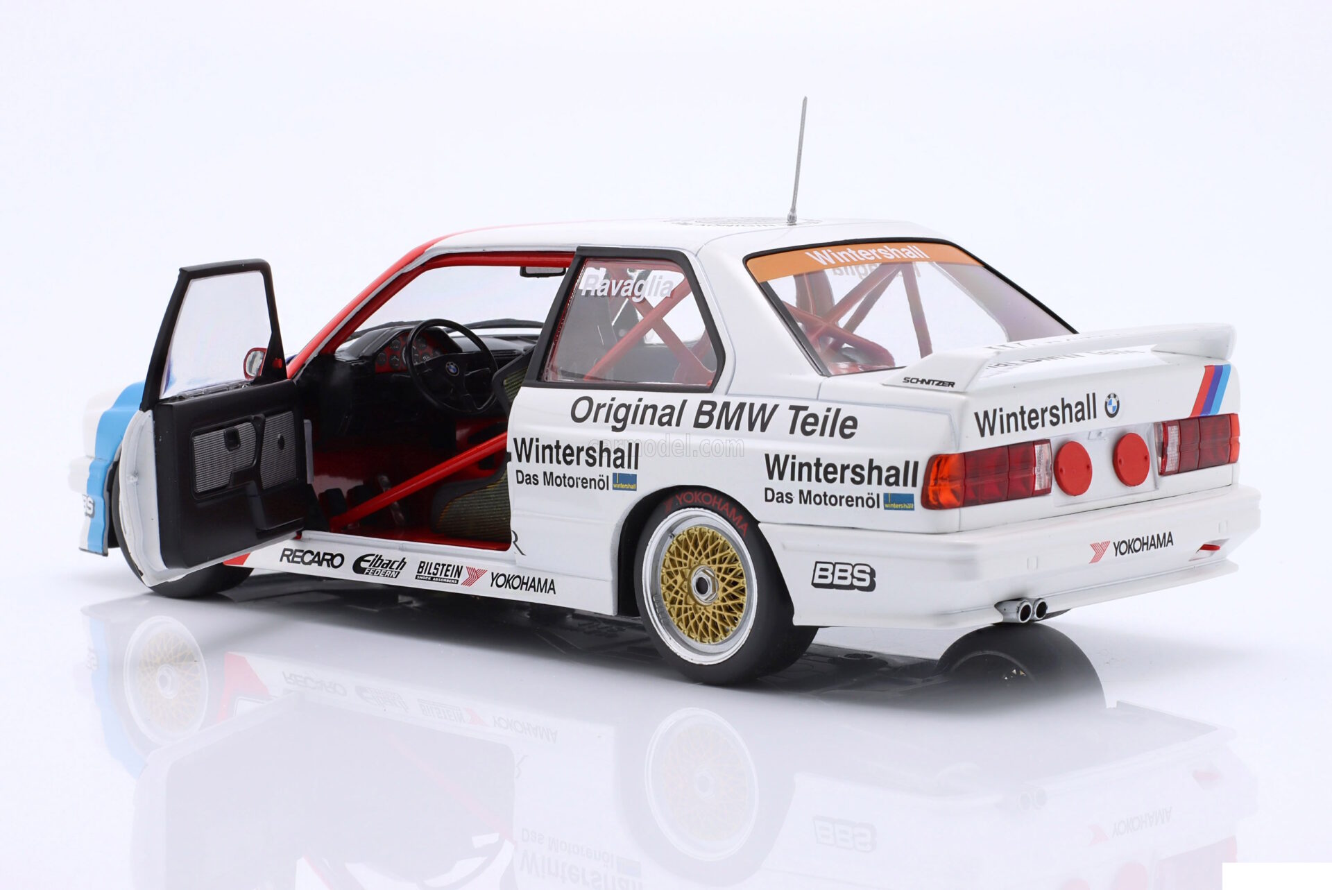 W18038002c 3