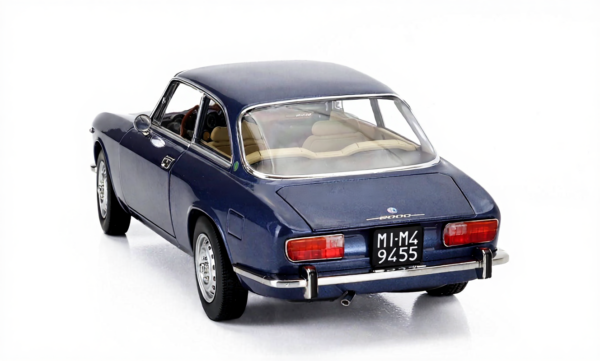 Alfa Romeo GTV 2000 1973 1/18 Scale