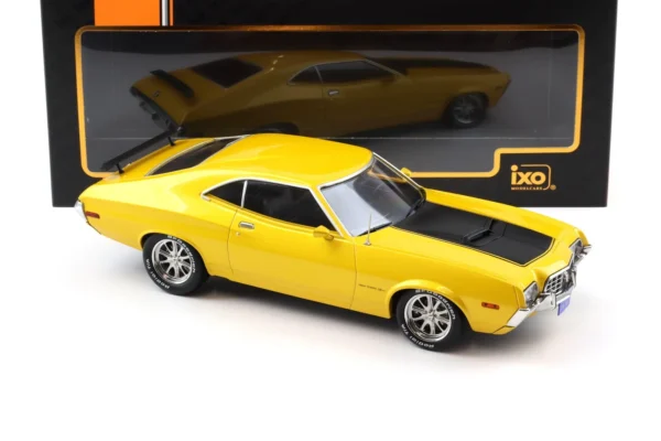 Ford Gran Torino SP Yellow 1972 1/18 Scale