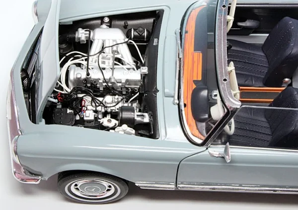 Mercedes-Benz 280 SL (W113) 1:18 Scale