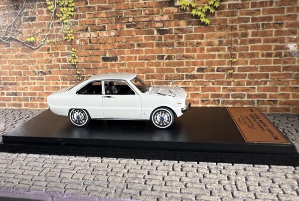 Mazda R100 Coupe M10A 1968 1/43 Scale