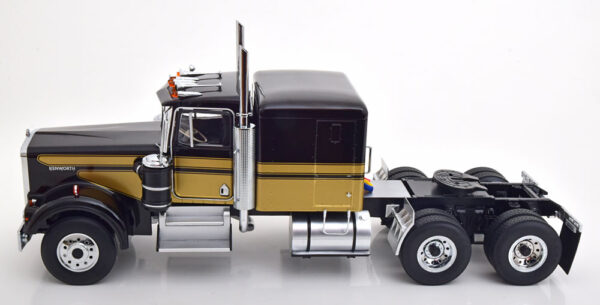 Kenworth W925 1976  Smokey and the Bandit 1/18 Scale