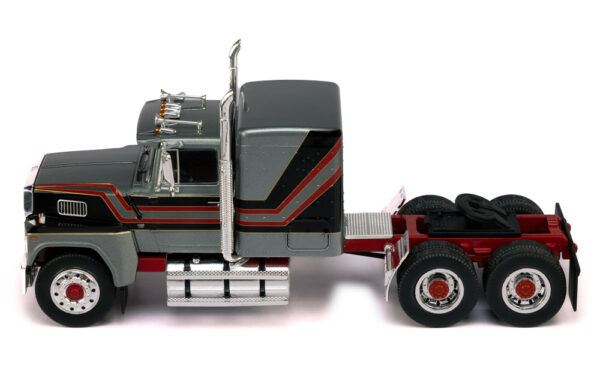 Ford LTL 9000 IXO 1/43 Scale
