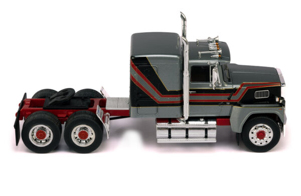 Ford LTL 9000 IXO 1/43 Scale