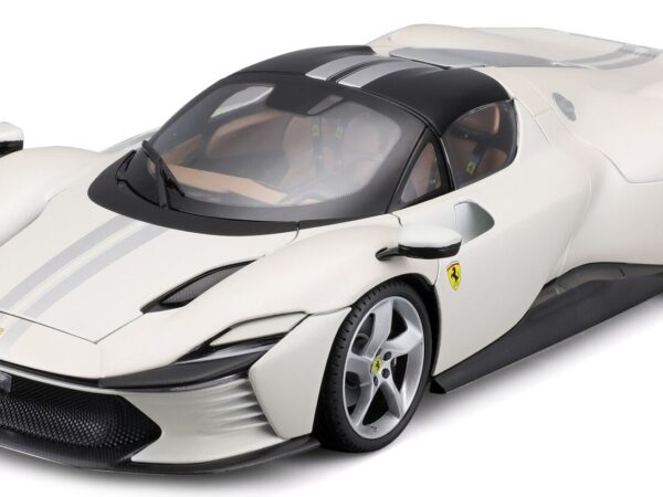 Ferrari Daytona SP3 2022 White Closed Top 1/18 Scale