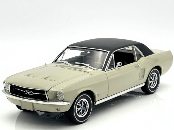 Ford Mustang Coupe 1967 1/18 Scale