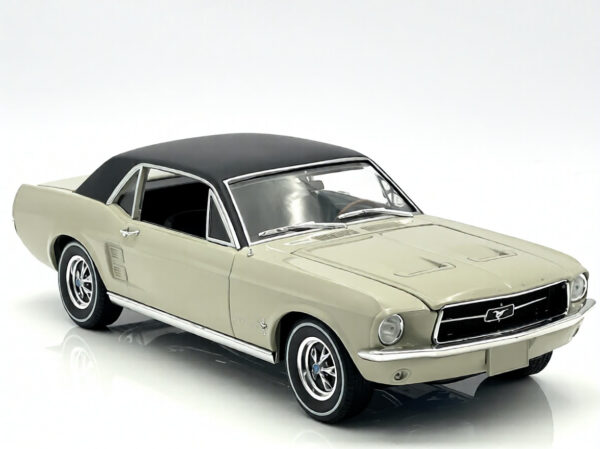 Ford Mustang Coupe 1967 1/18 Scale