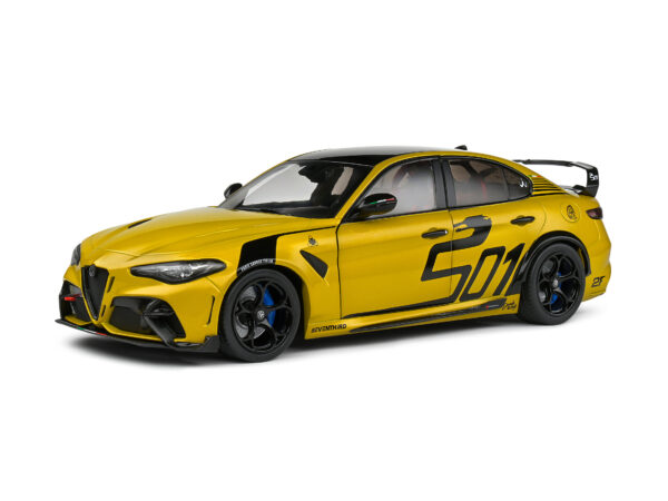 Alfa Romeo Guilia GTV Nagemaakt 2022 1:18 Scale