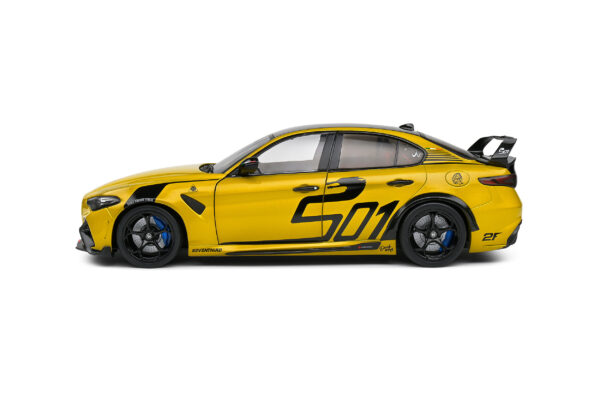 Alfa Romeo Guilia GTV Nagemaakt 2022 1:18 Scale