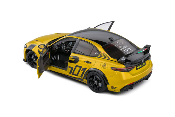 Alfa Romeo Guilia GTV Nagemaakt 2022 1:18 Scale