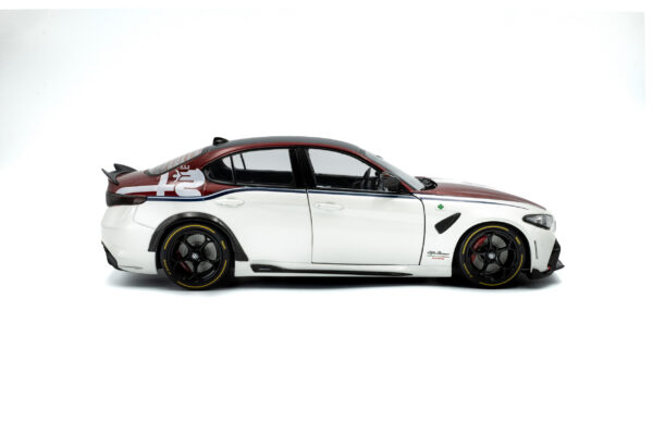 Alfa Romeo Guilia GTA-M Bianco Rosso 1 :18 Scale