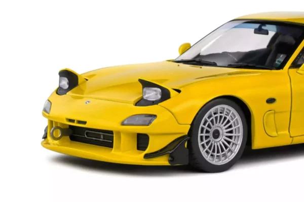 Mazda RX-7 FD RS Coupe 1999 RHD 1/18 Scale