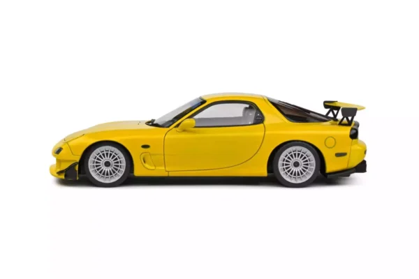 Mazda RX-7 FD RS Coupe 1999 RHD 1/18 Scale