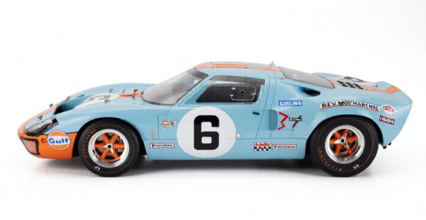 Ford GT40 4.9l V8 #6 1/12 Scale