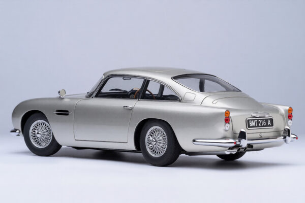 Aston Martin DB5 1/18 Scale James Bond