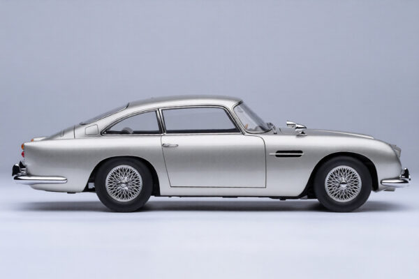 Aston Martin DB5 1/18 Scale James Bond