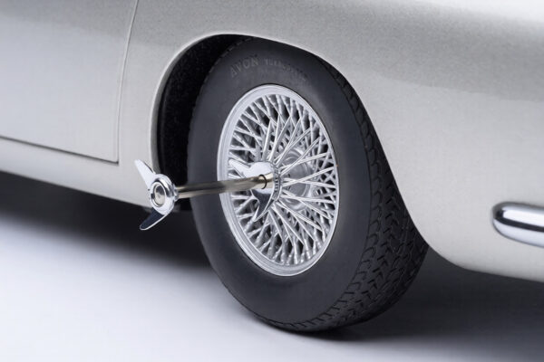 Aston Martin DB5 1/18 Scale James Bond