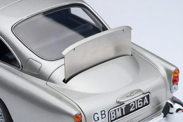 Aston Martin DB5 1/18 Scale James Bond