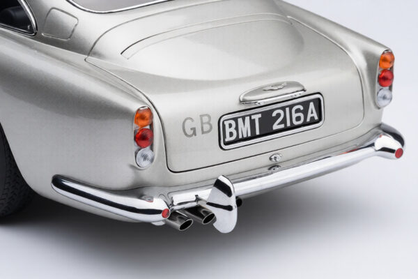 Aston Martin DB5 1/18 Scale James Bond
