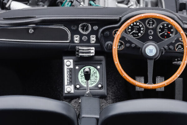 Aston Martin DB5 1/18 Scale James Bond